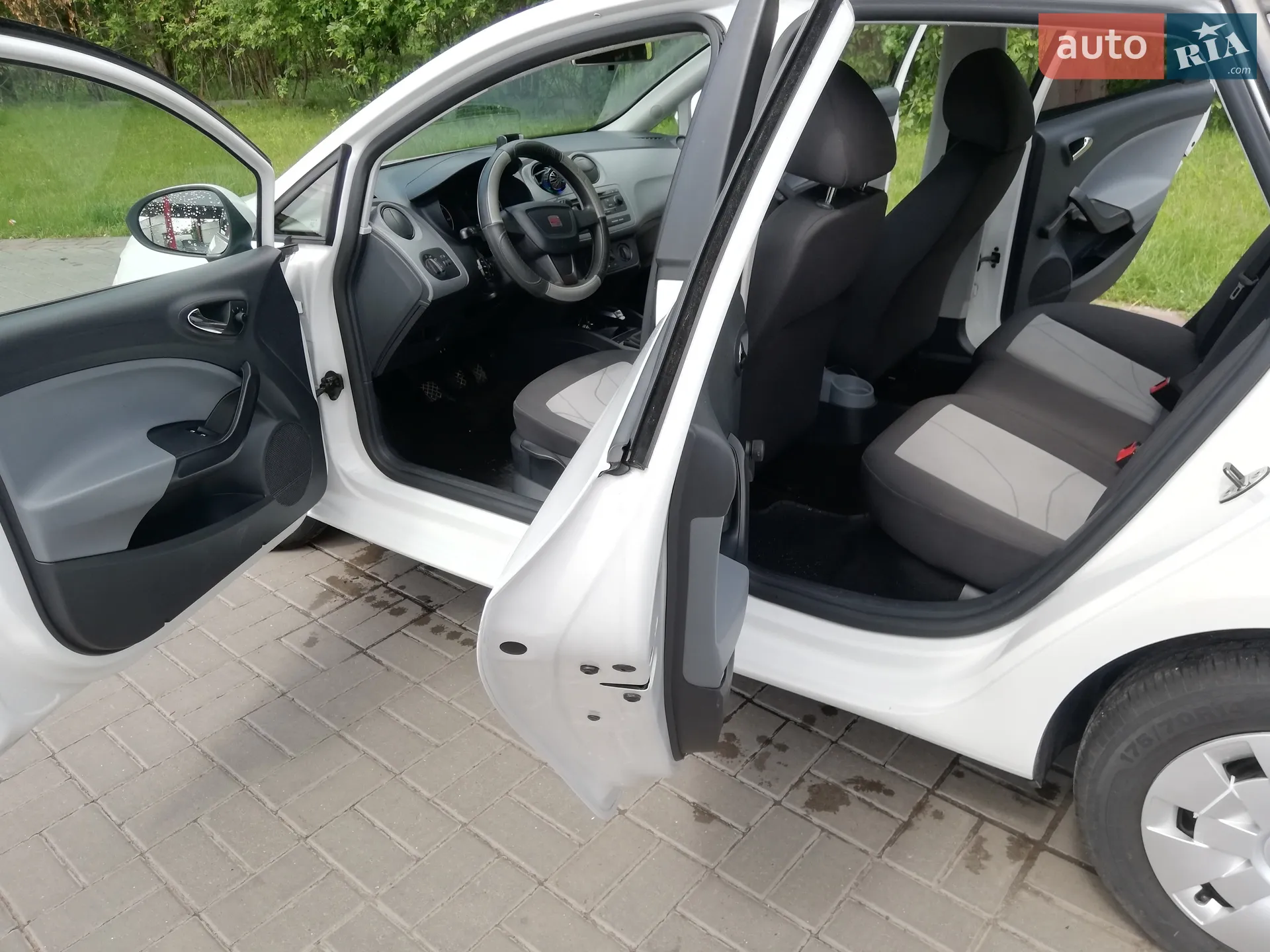 2013 SEAT Ibiza - мініатюра 16