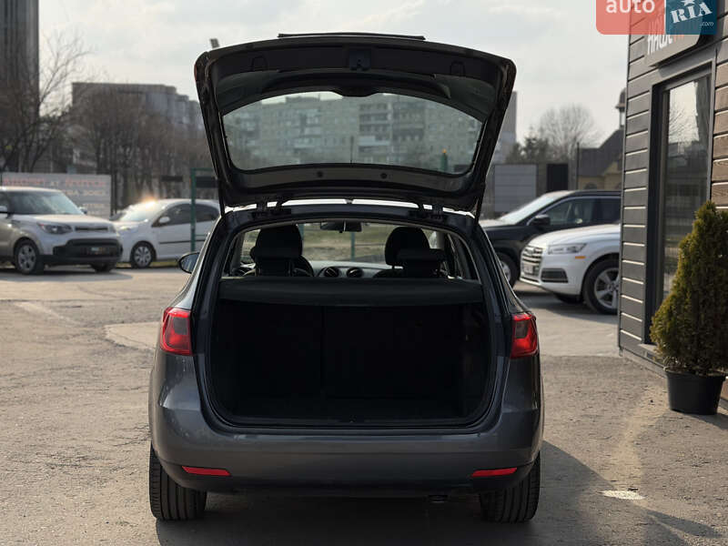 Хэтчбек SEAT Ibiza 2013 в Шептицькому