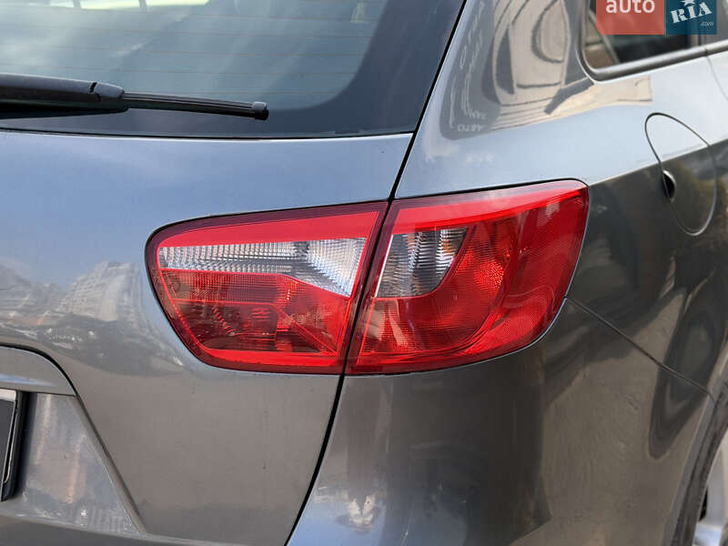 Хэтчбек SEAT Ibiza 2013 в Шептицькому