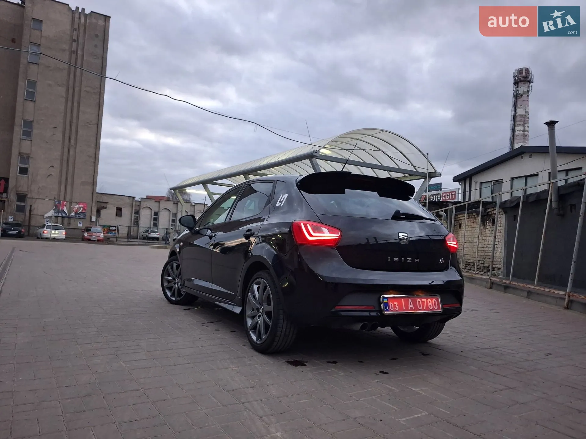 2014 SEAT Ibiza - мініатюра 3