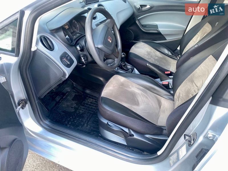 Хетчбек SEAT Ibiza 2013 в Києві