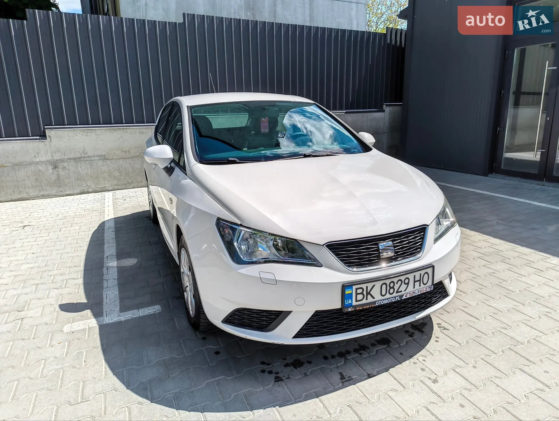 2014 SEAT Ibiza - мініатюра 3