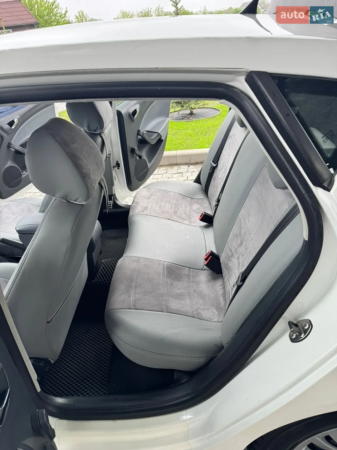 2011 SEAT Ibiza - мініатюра 9