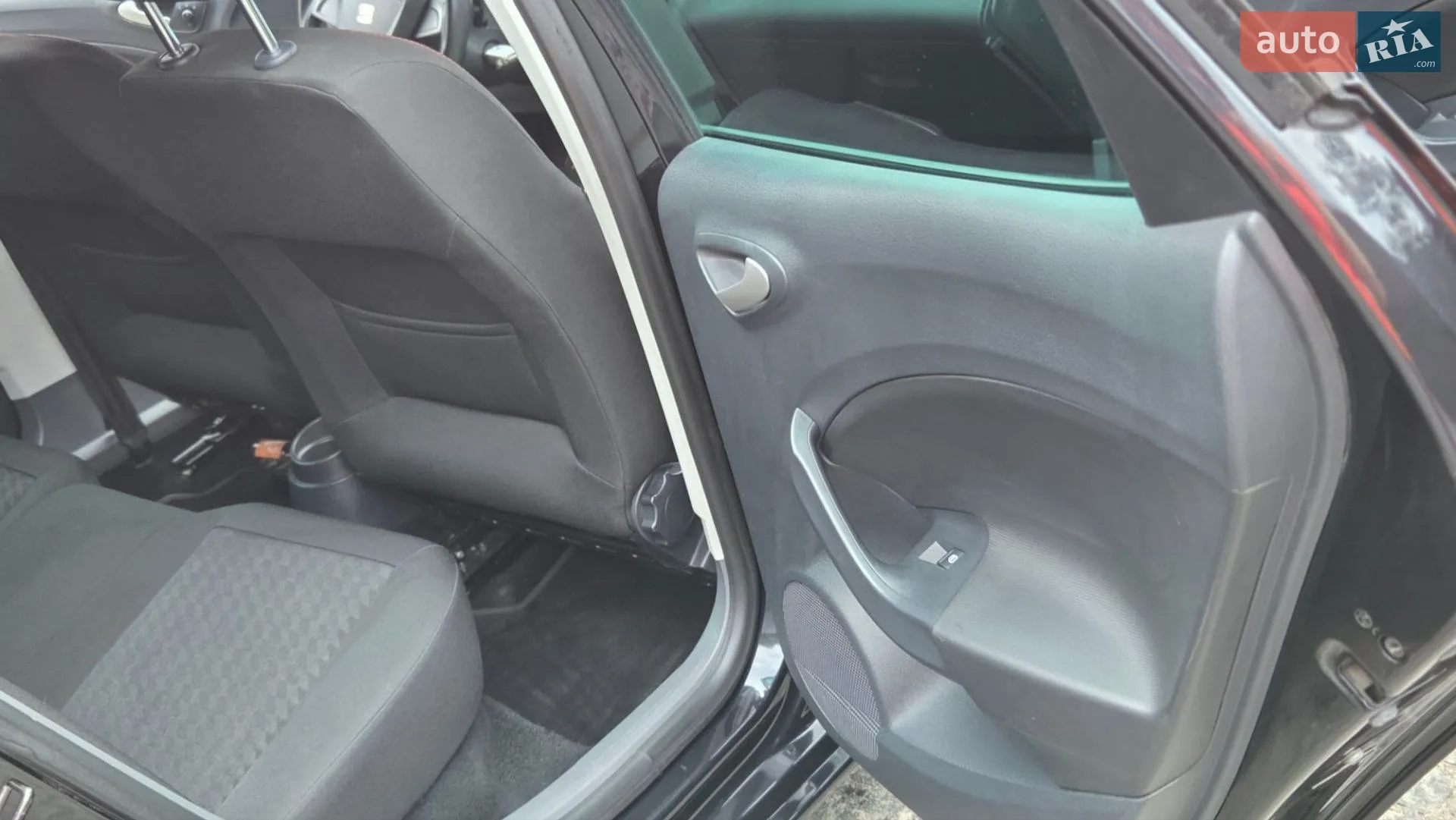 2010 SEAT Ibiza - мініатюра 15