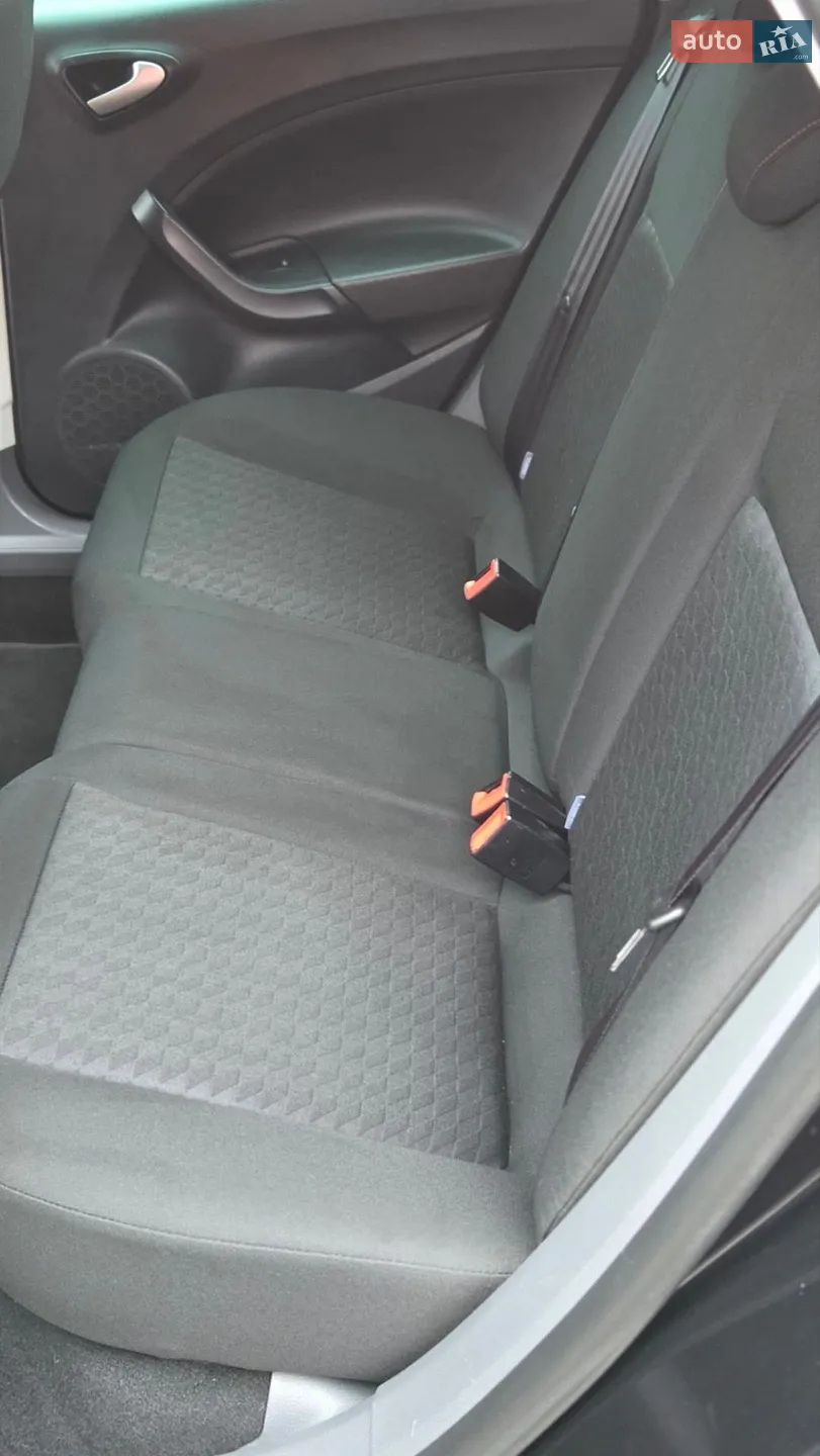2010 SEAT Ibiza - мініатюра 16