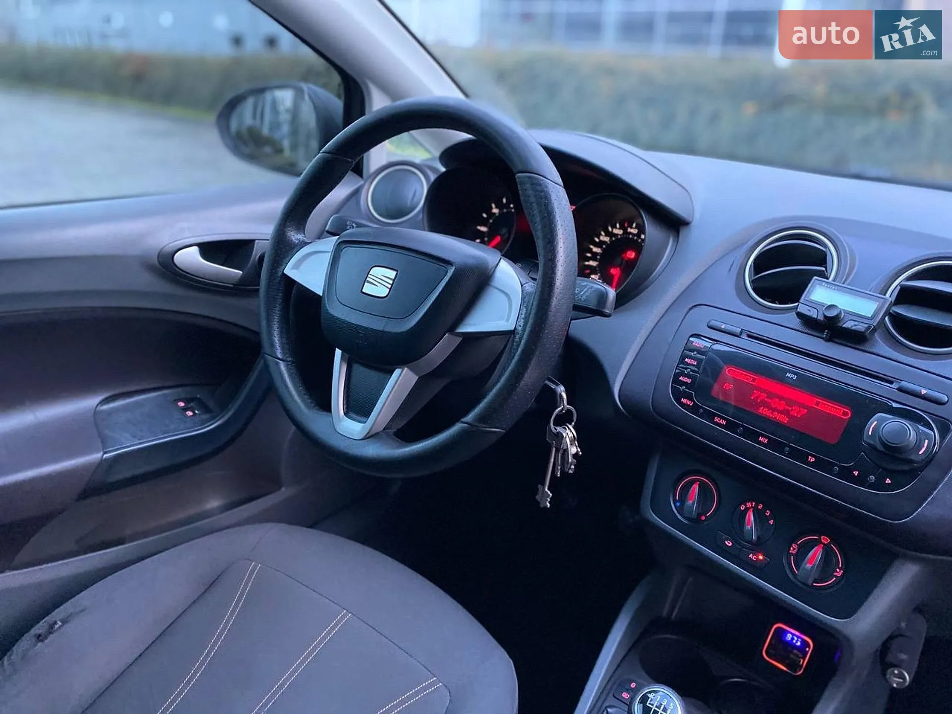 2011 SEAT Ibiza - мініатюра 17