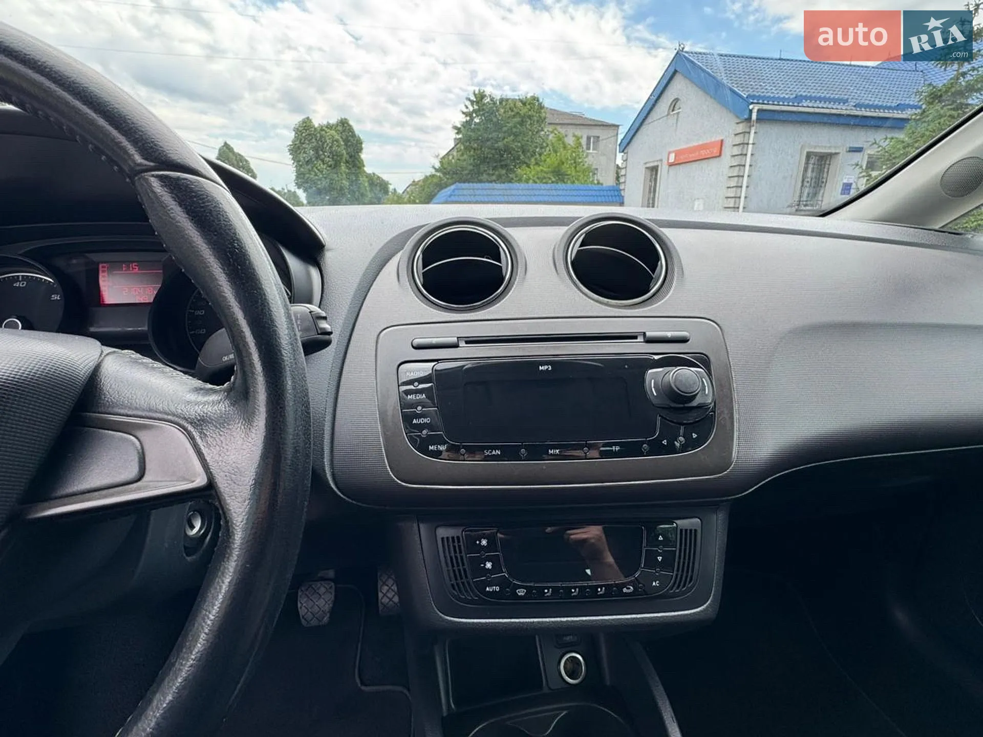2012 SEAT Ibiza - мініатюра 12