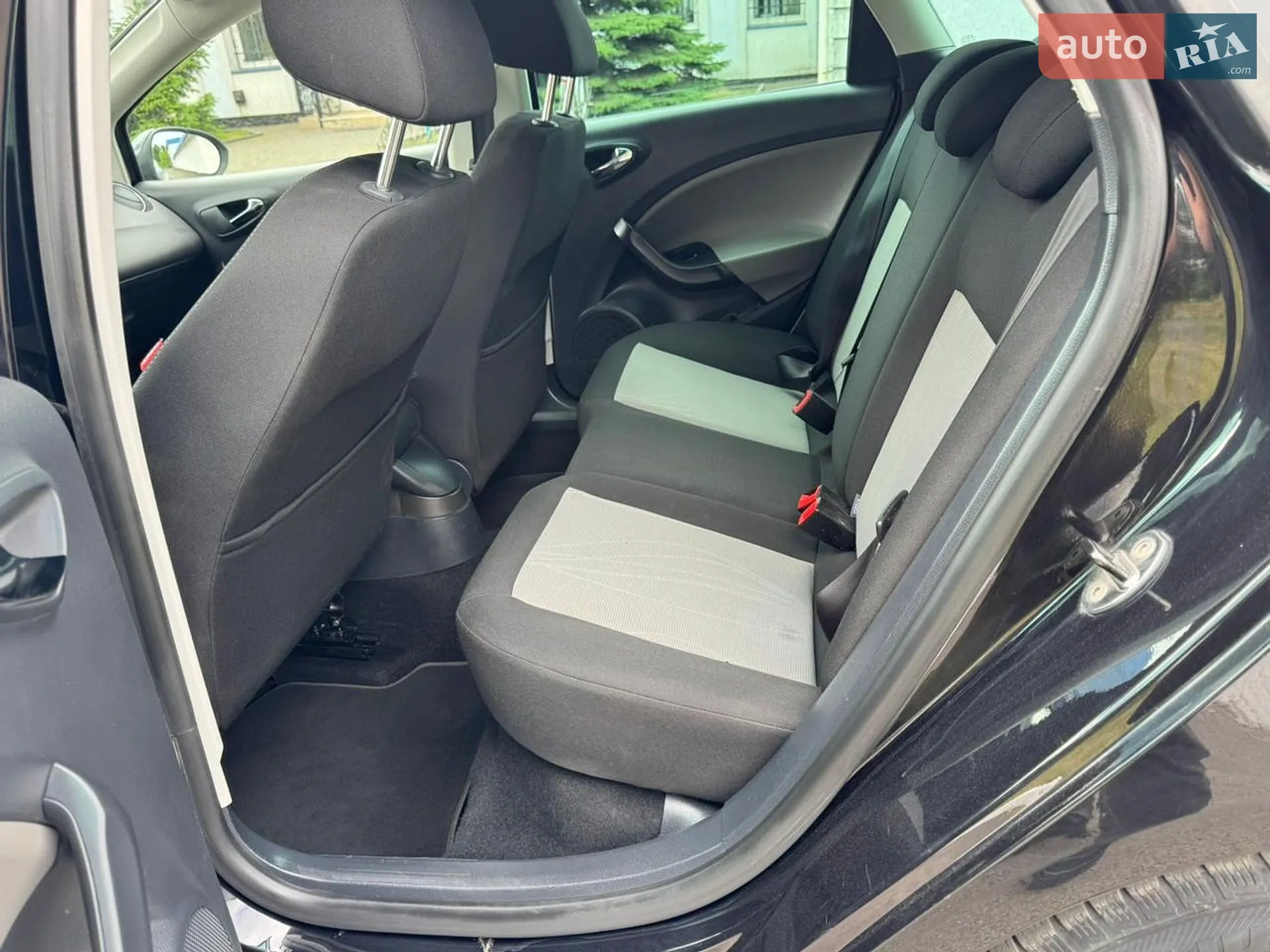 2012 SEAT Ibiza - мініатюра 16