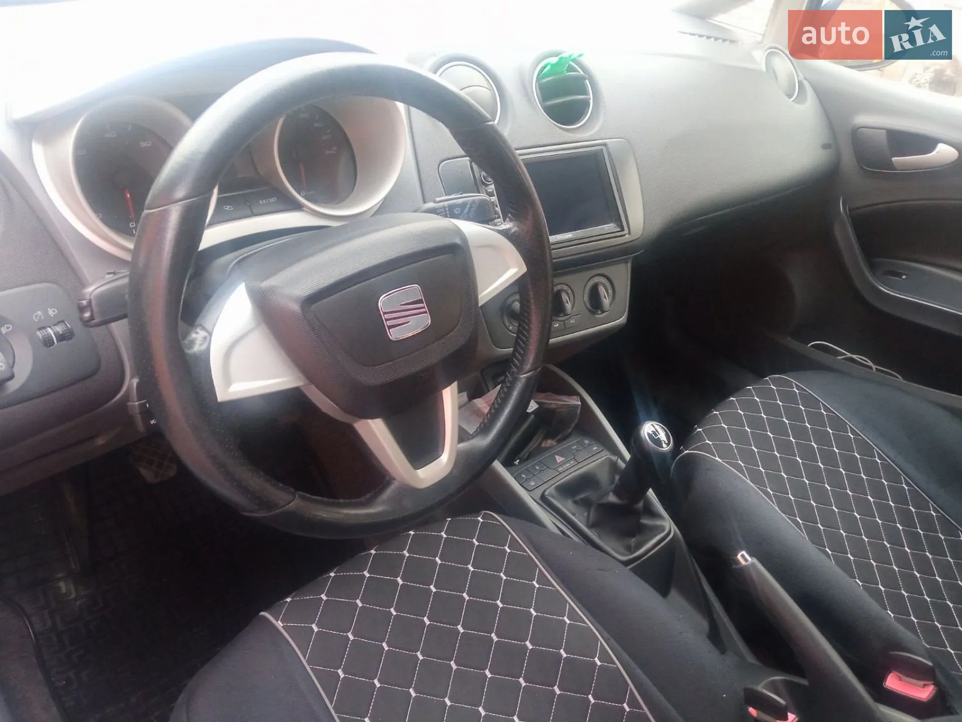 2011 SEAT Ibiza - мініатюра 8