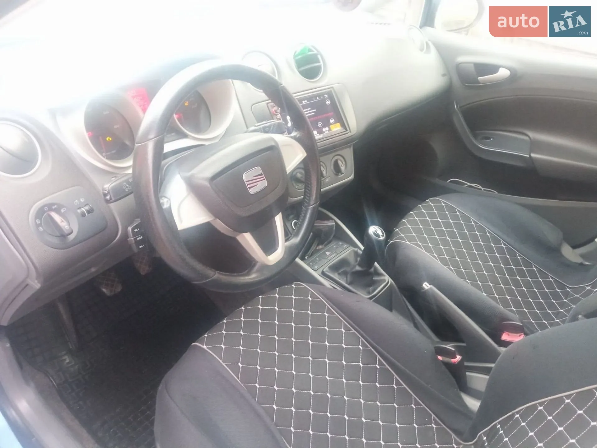 2011 SEAT Ibiza - мініатюра 4