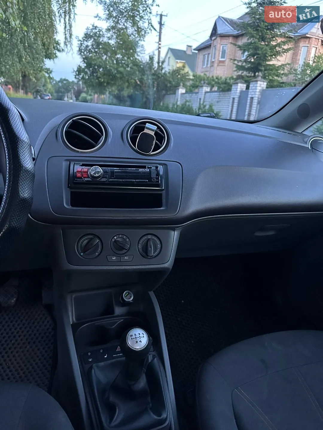 2011 SEAT Ibiza - мініатюра 11