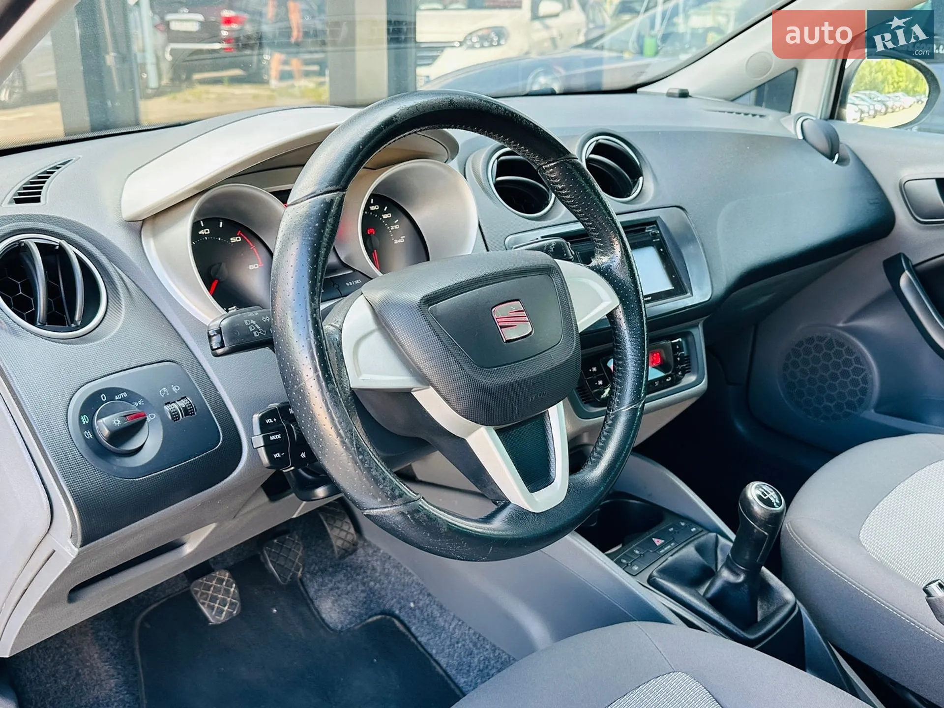 2011 SEAT Ibiza - мініатюра 16