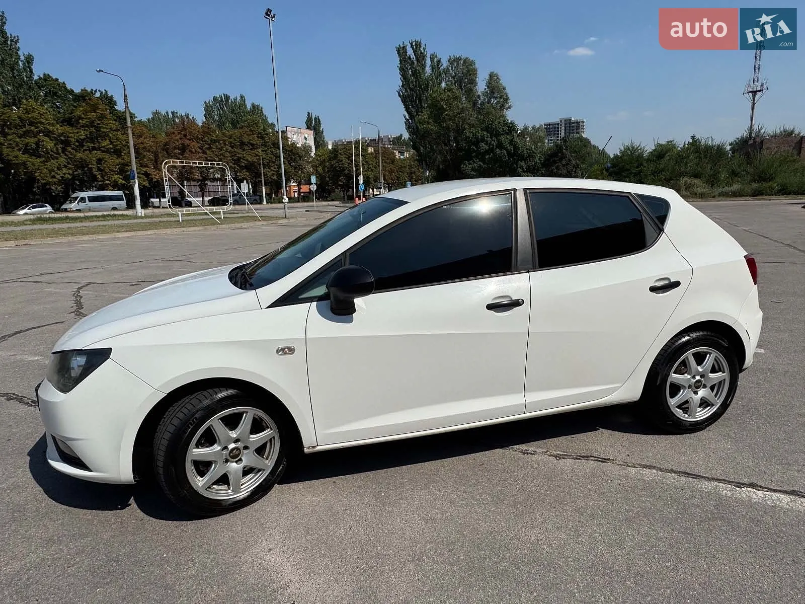 2014 SEAT Ibiza - мініатюра 3