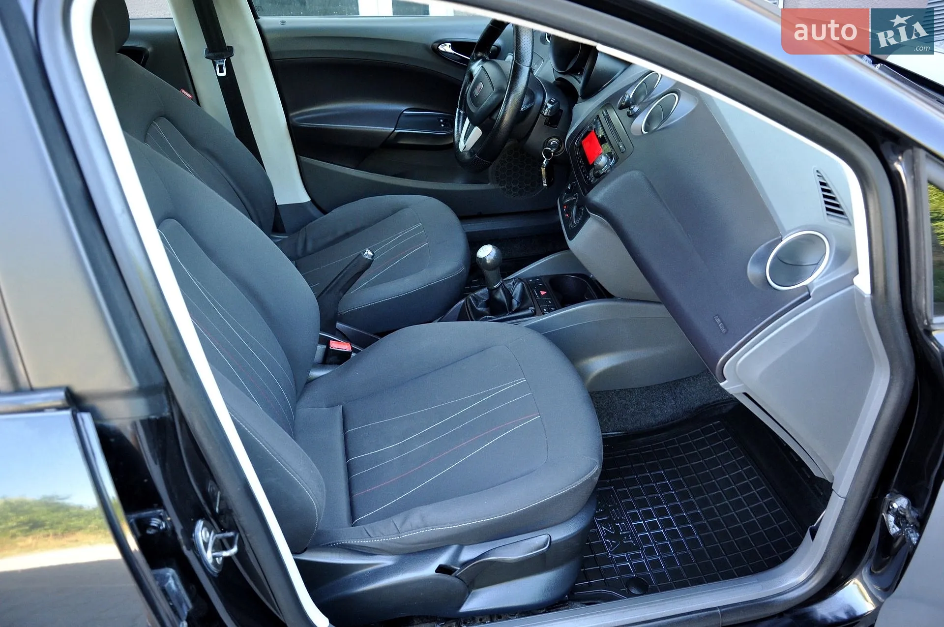 2011 SEAT Ibiza - мініатюра 21