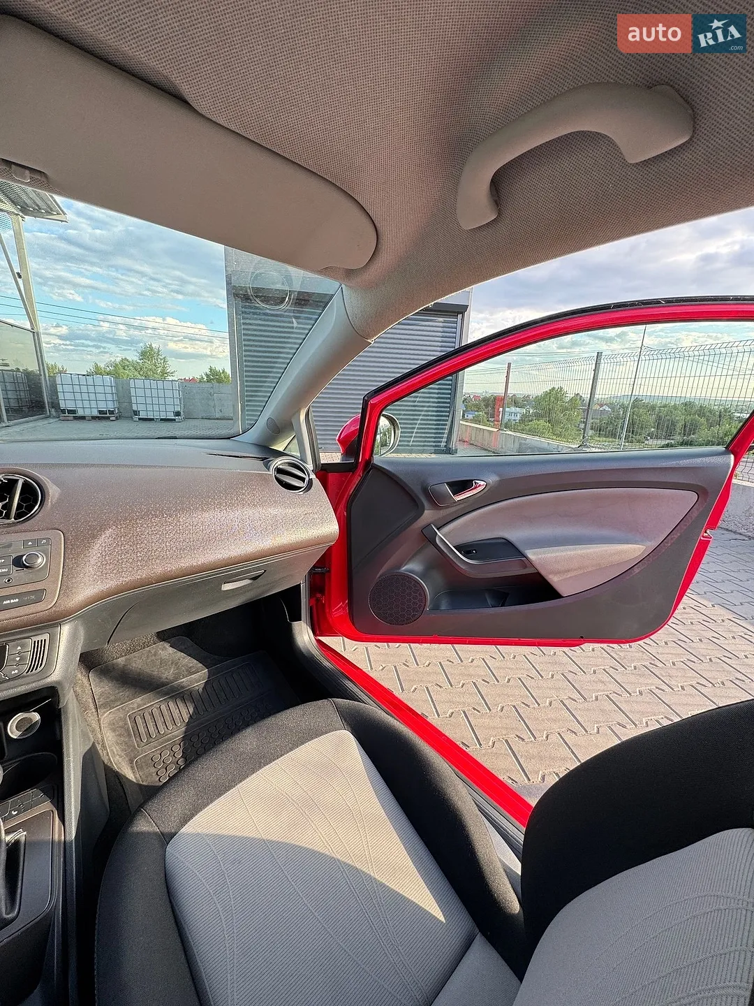 2013 SEAT Ibiza - мініатюра 12