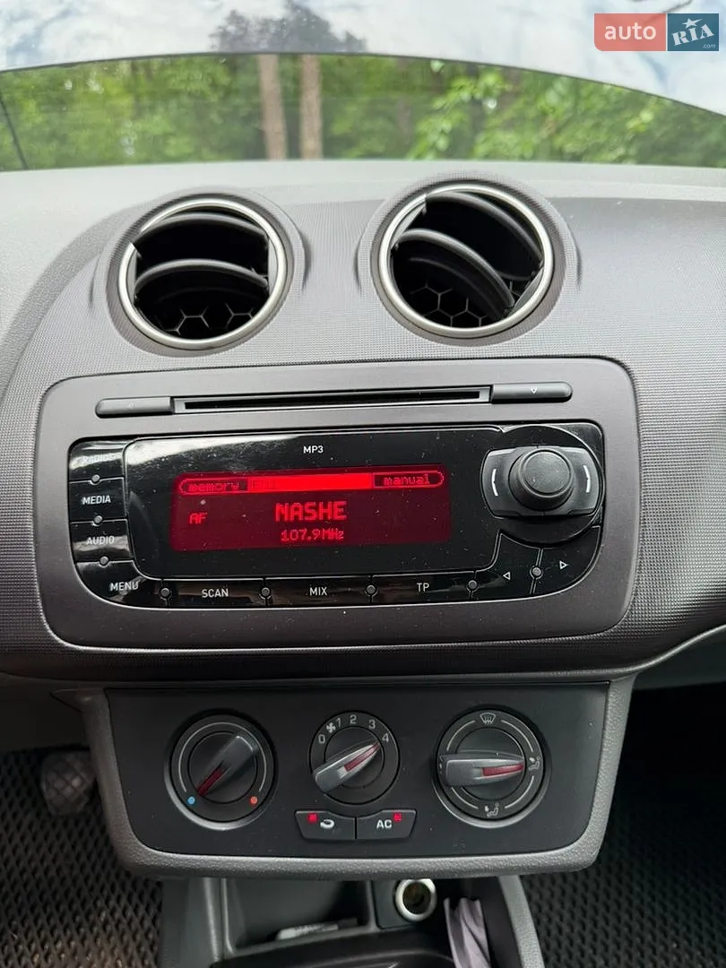 2011 SEAT Ibiza - мініатюра 11