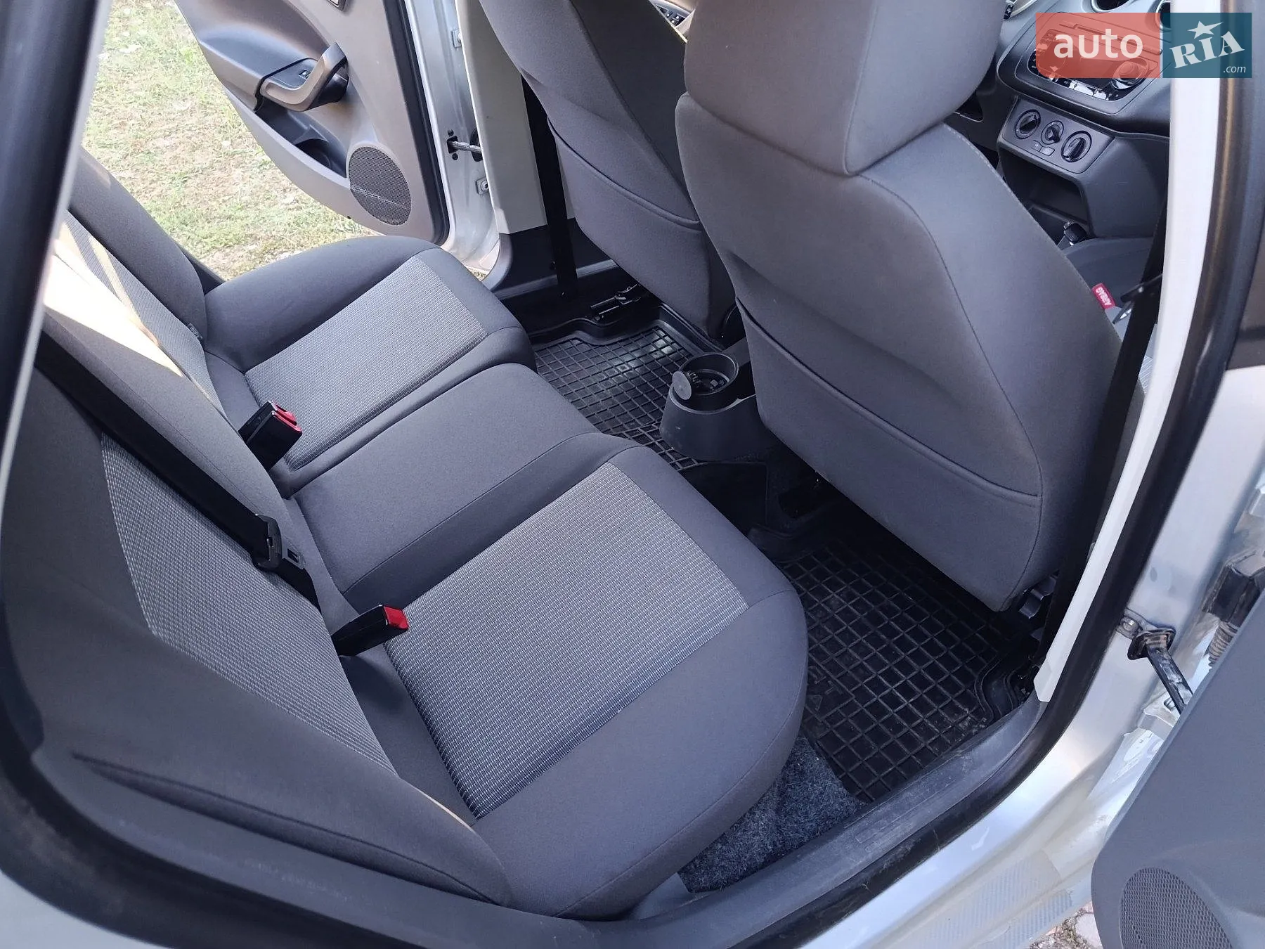 2011 SEAT Ibiza - мініатюра 12
