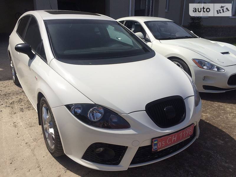 Хэтчбек SEAT Leon 2009 в Умани