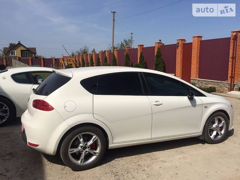 Хэтчбек SEAT Leon 2009 в Умани
