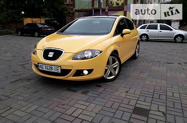 Хэтчбек SEAT Leon 2008 в Днепре