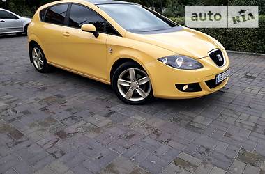 Хэтчбек SEAT Leon 2008 в Днепре