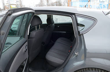 Хетчбек SEAT Leon 2011 в 