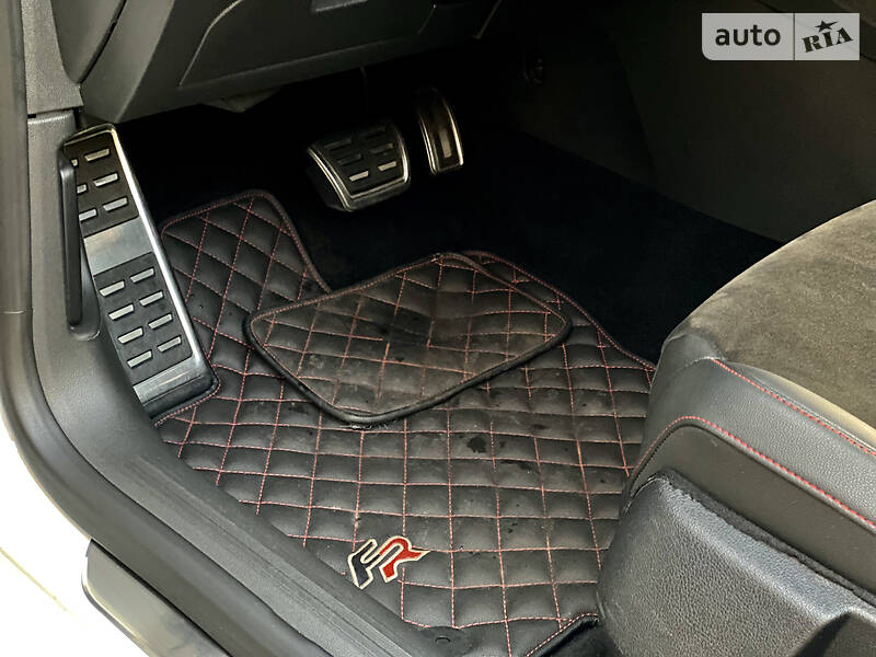 Хетчбек SEAT Leon 2016 в Києві