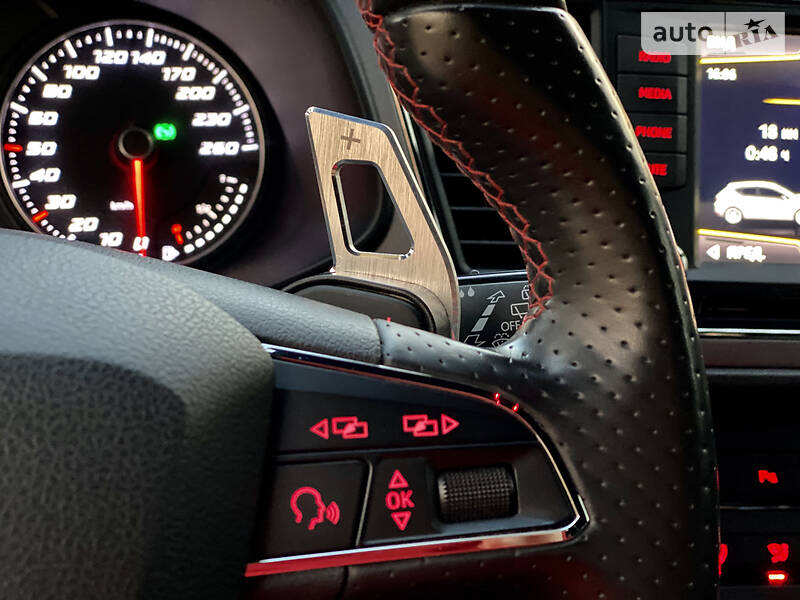Хетчбек SEAT Leon 2016 в Києві