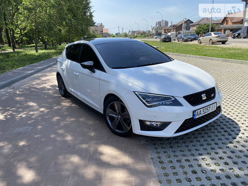 Хетчбек SEAT Leon 2016 в Києві