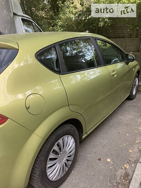 Хетчбек SEAT Leon 2009 в Вишгороді