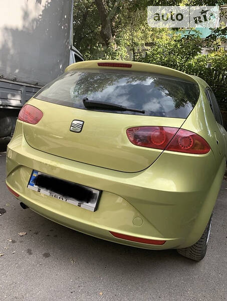 Хетчбек SEAT Leon 2009 в Вишгороді