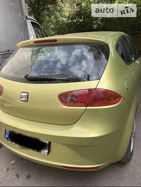 Хетчбек SEAT Leon 2009 в Вишгороді