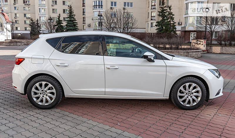 Хэтчбек SEAT Leon 2015 в Киеве