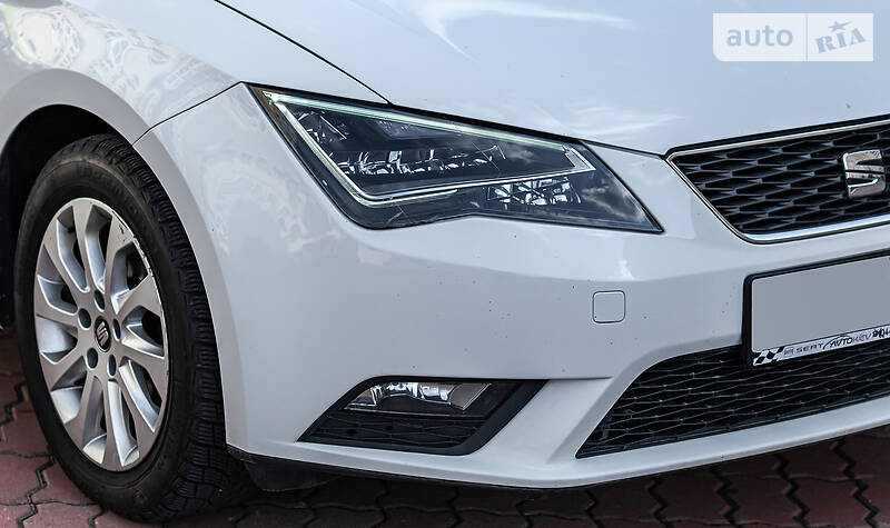 Хэтчбек SEAT Leon 2015 в Киеве