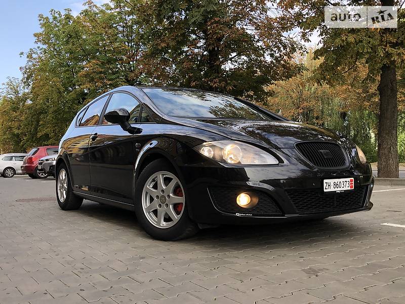 Хэтчбек SEAT Leon 2010 в Луцке