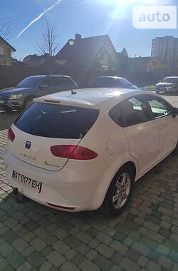 Хэтчбек SEAT Leon 2011 в Ивано-Франковске