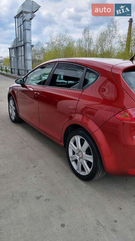 Хэтчбек SEAT Leon 2008 в Львове