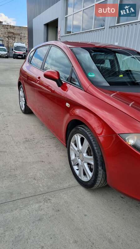 Хэтчбек SEAT Leon 2008 в Львове