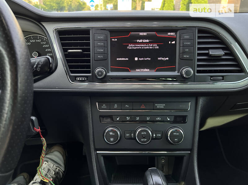 Хэтчбек SEAT Leon 2016 в Киеве