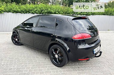 Хэтчбек SEAT Leon 2008 в 