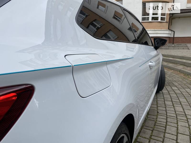 Хэтчбек SEAT Leon 2013 в Ивано-Франковске