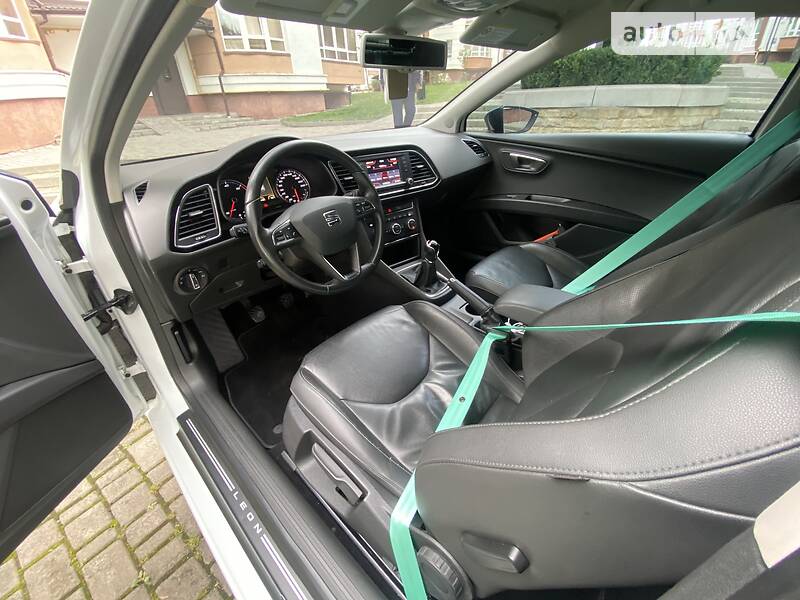 Хэтчбек SEAT Leon 2013 в Ивано-Франковске