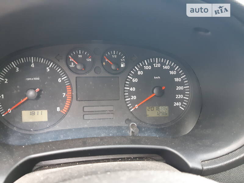 Хэтчбек SEAT Leon 2004 в 