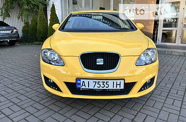 Хэтчбек SEAT Leon 2011 в Киеве