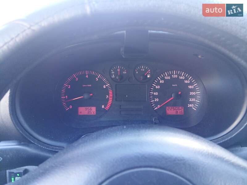 Хэтчбек SEAT Leon 2003 в Бородянке