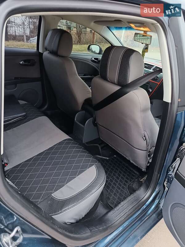 Хэтчбек SEAT Leon 2007 в Александровке фото 4 Хэтчбек SEAT Leon 2007 в Александровке
