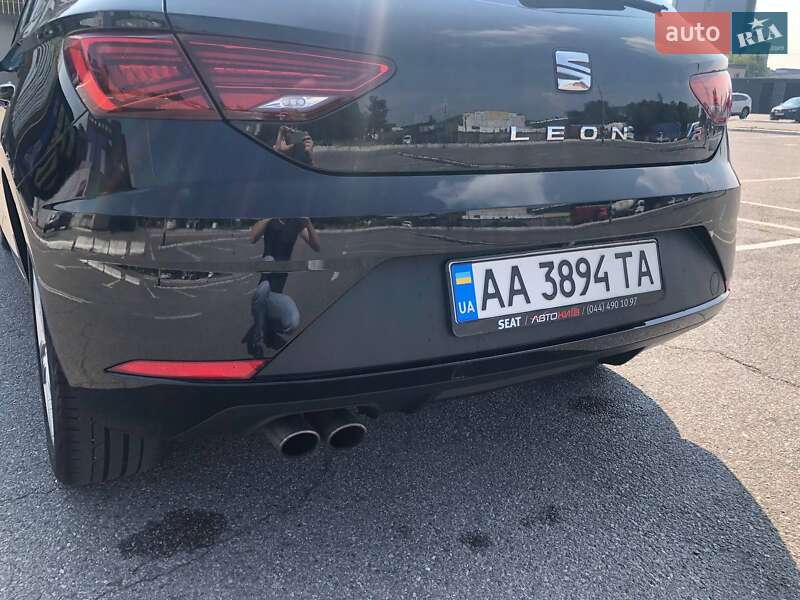 Хетчбек SEAT Leon 2017 в Києві