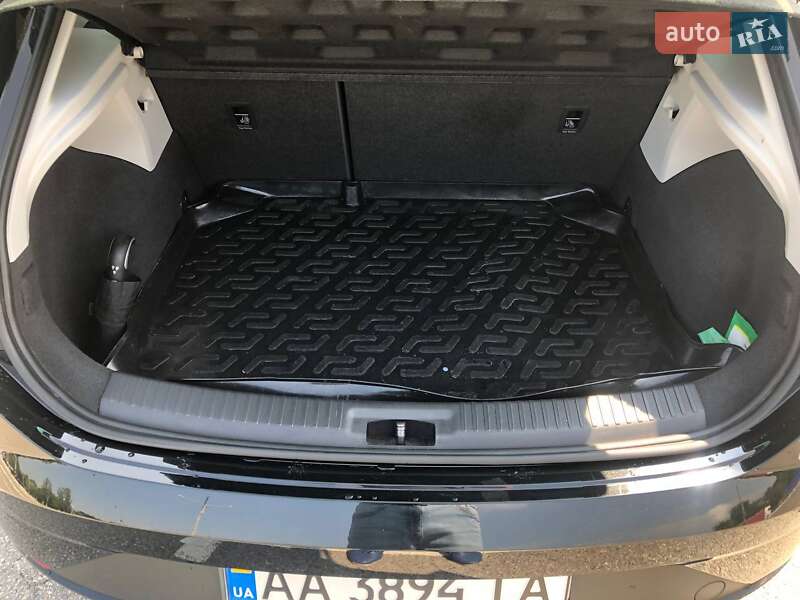 Хетчбек SEAT Leon 2017 в Києві