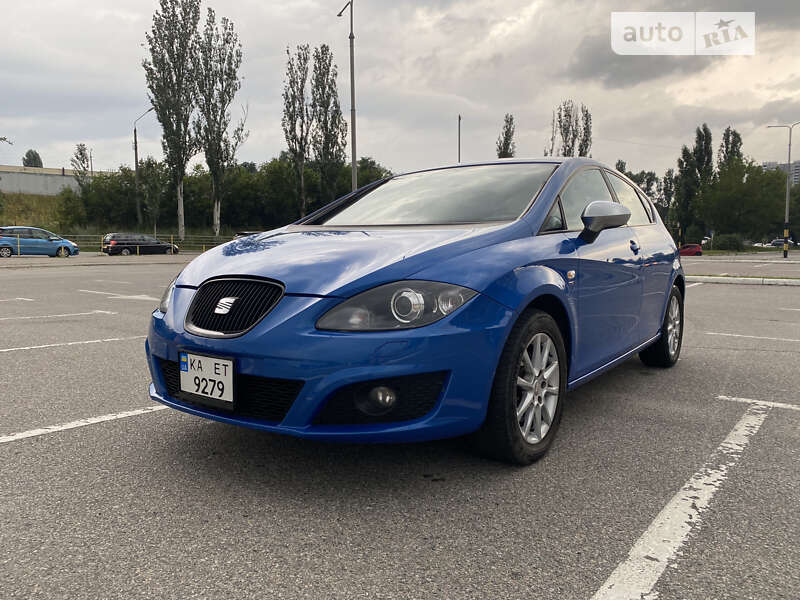 Хэтчбек SEAT Leon 2010 в Киеве