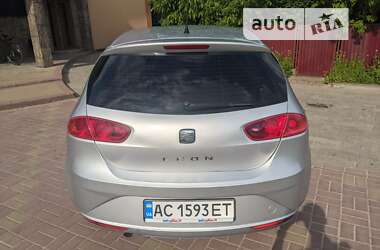 Хэтчбек SEAT Leon 2011 в Ковеле